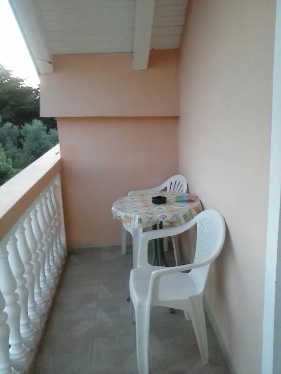 Apartments Demo Sveti Filip i Jakov 0*,